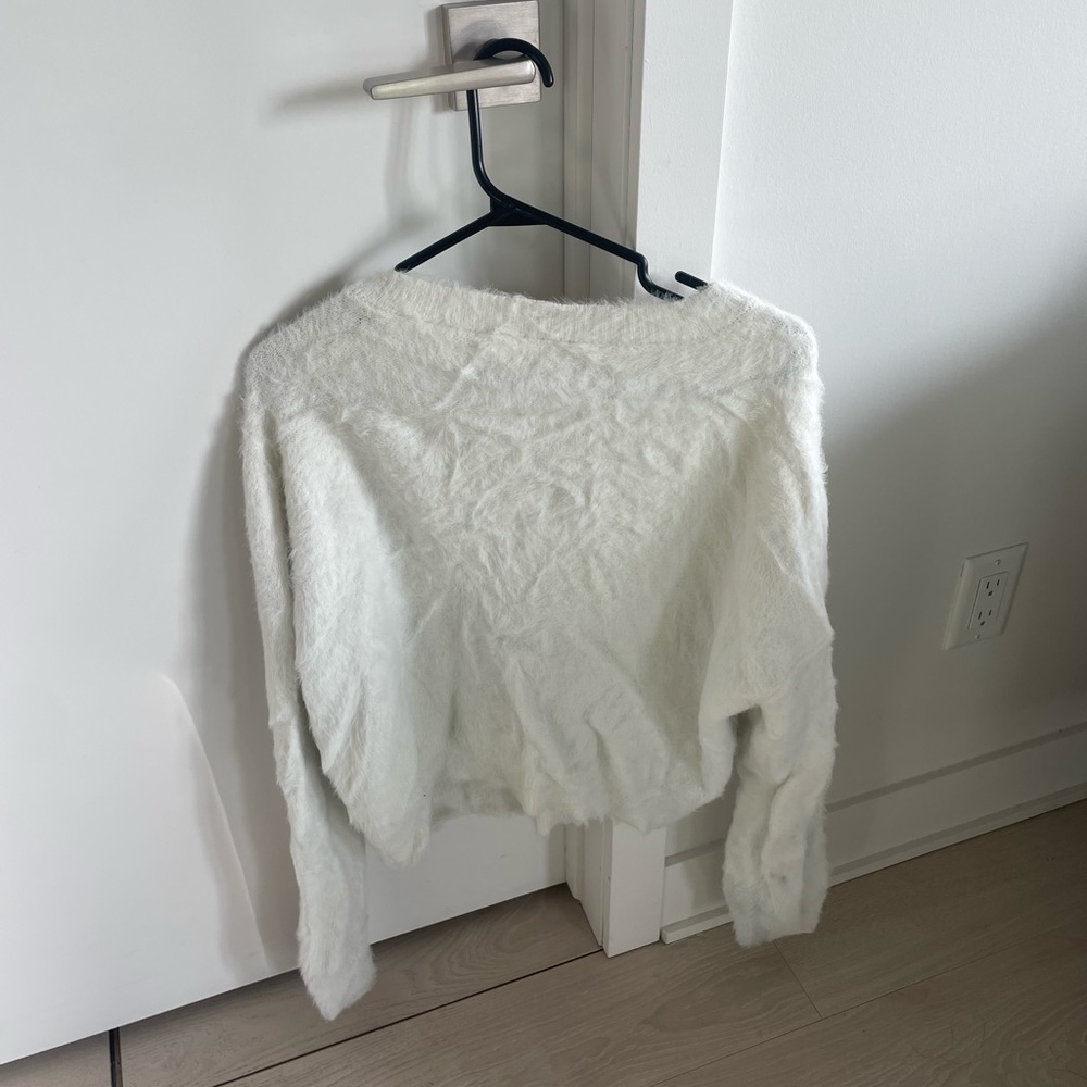 Fuzzy white knit sweater - Picture 2 of 3